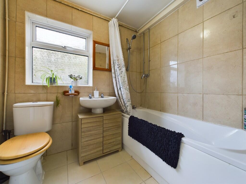 CAM04273G0-PR0086...