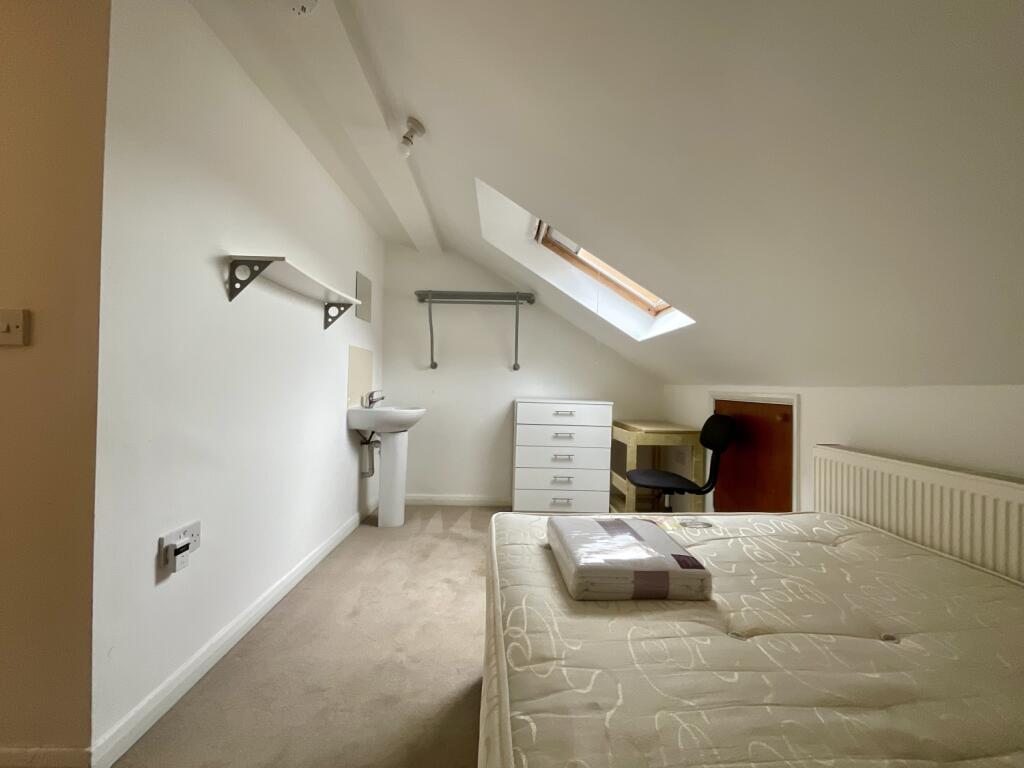 50 Beaconsfield Road - Bedroom 7 (1)