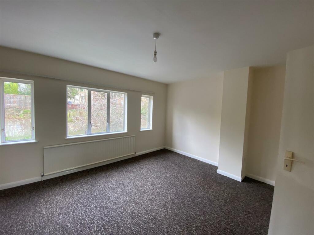 bedroom.jpg
