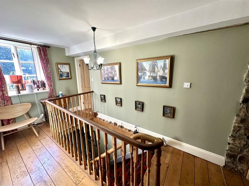 FIRST FLOOR STAIRS AND LANDING