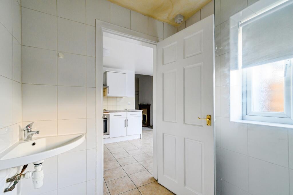 Shower Room Ground F