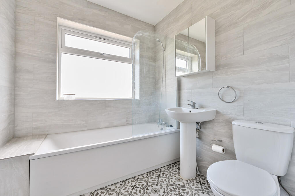 1300167-1-682dfc5...