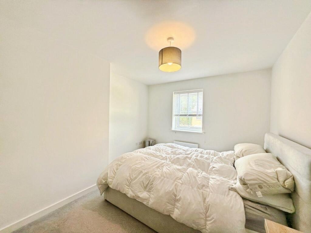 pbox-bedroom-331070.jpeg
