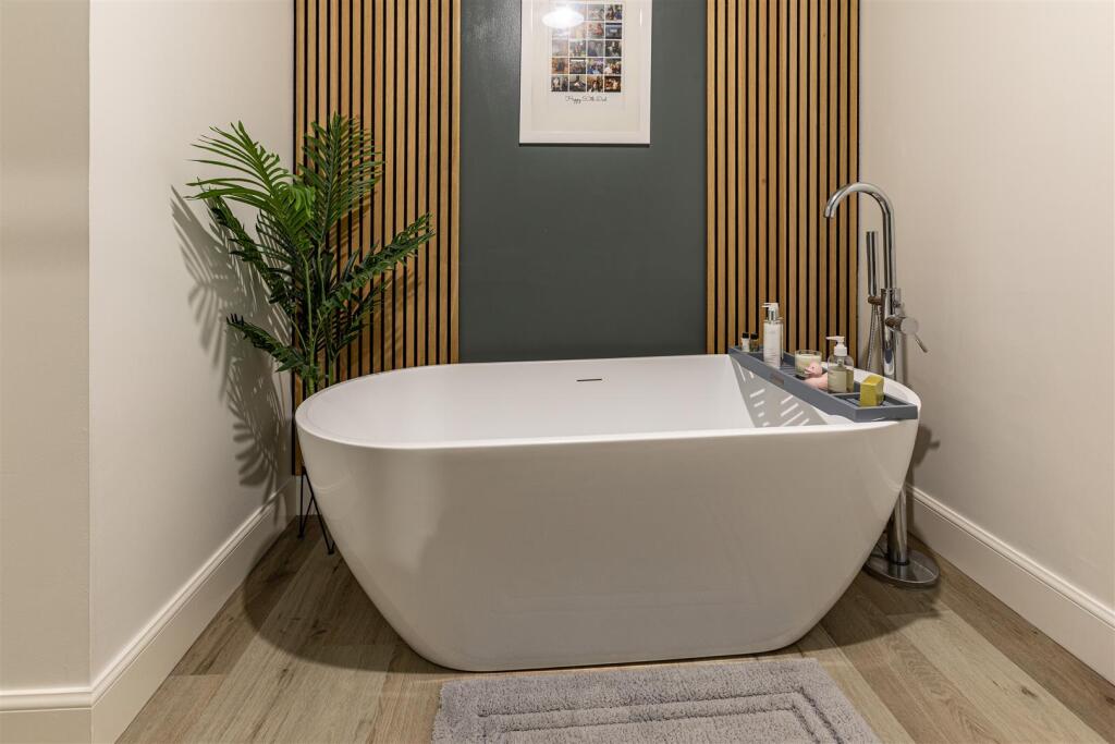 1 Lower Court Melrose 31.JPG