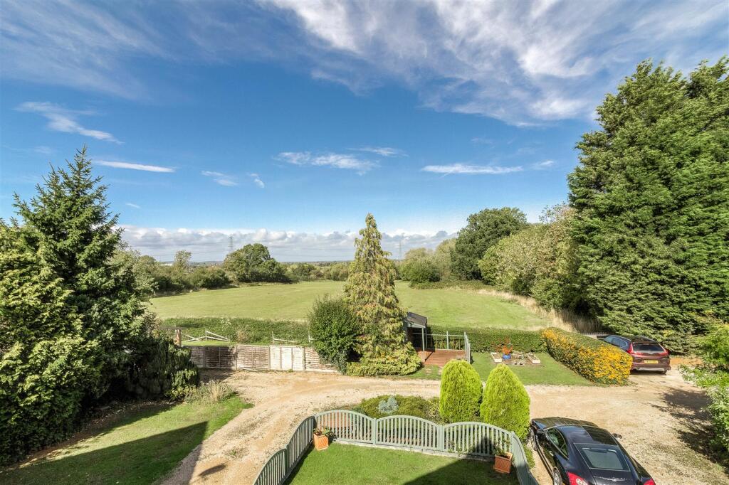 7 Weston Hall Stables, Bulkington
