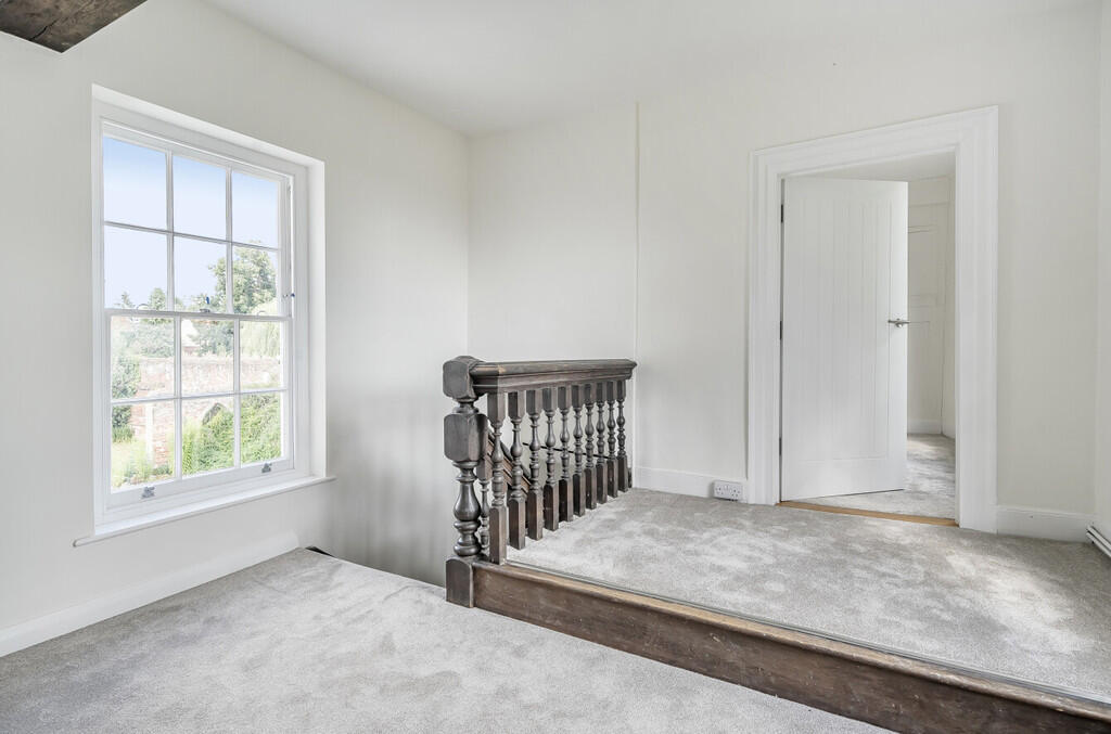 1328732-7-687e899...