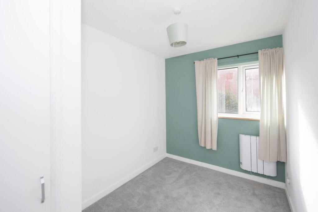 16 Ryland Close-6.jpg