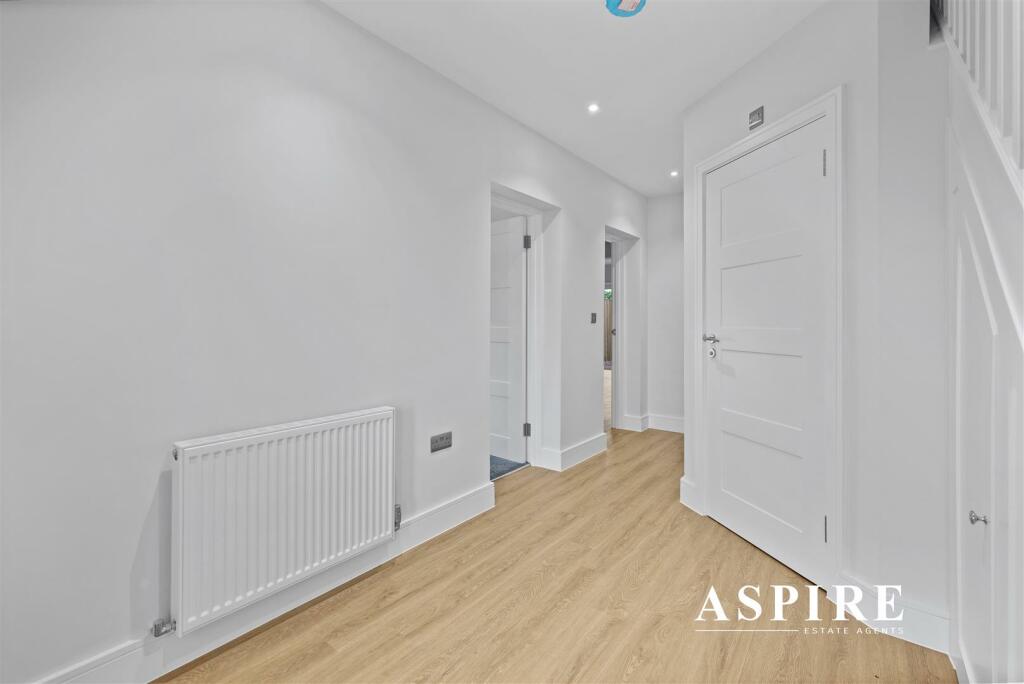Aspire Estate Agents24.jpg