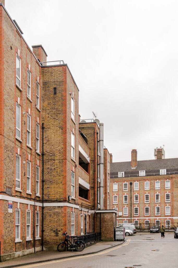 255687 - 56, Brune House-33.jpg