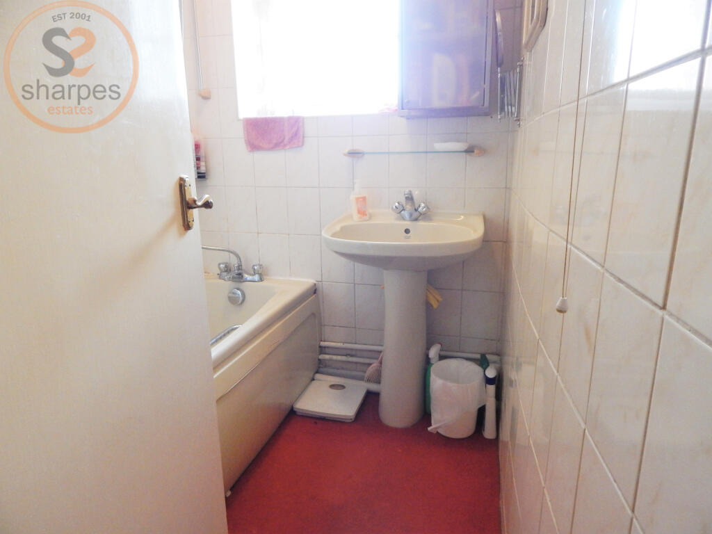 4. Bathroom- ALL.JPG