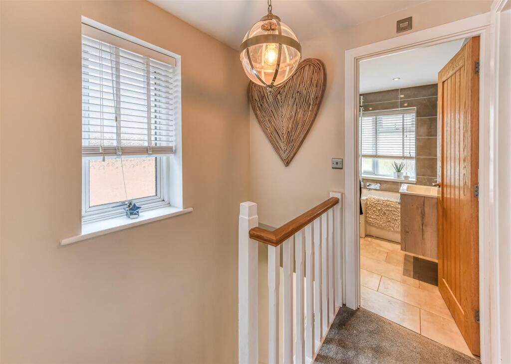 14 Sandringham Road-Landing.jpg