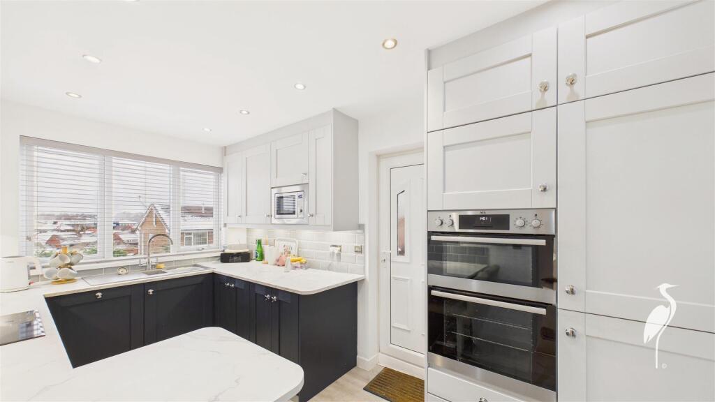 Breakfasting Kitchen