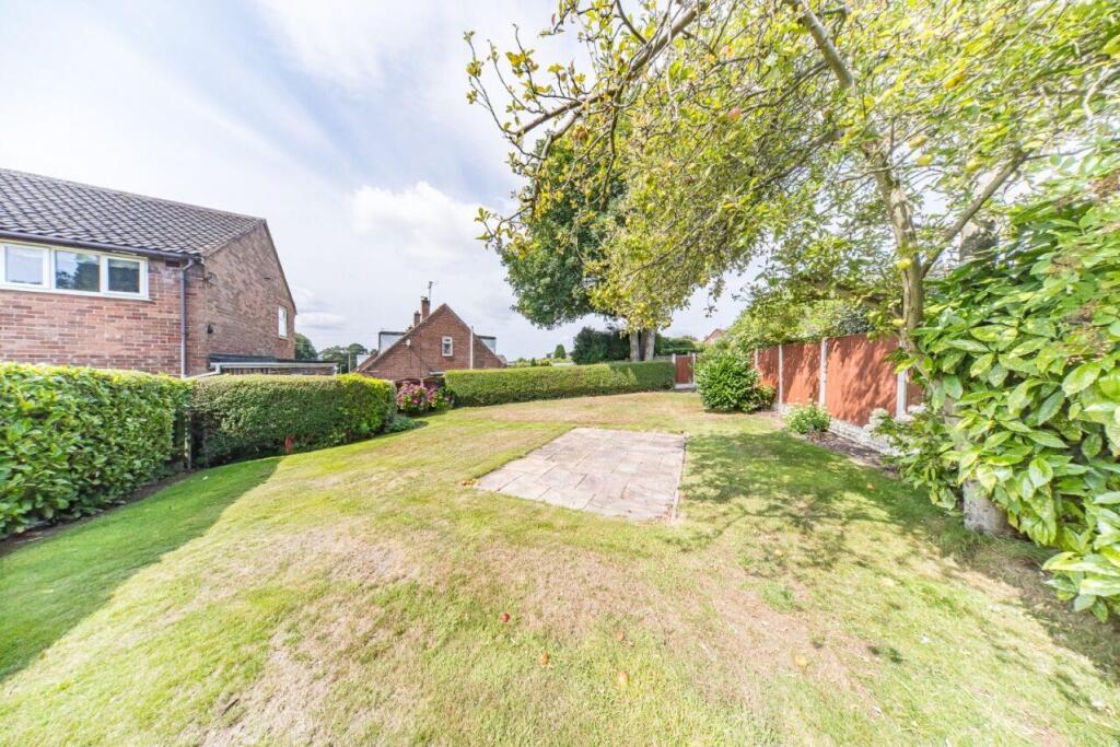 38 Egerton Road garden 3.jpg