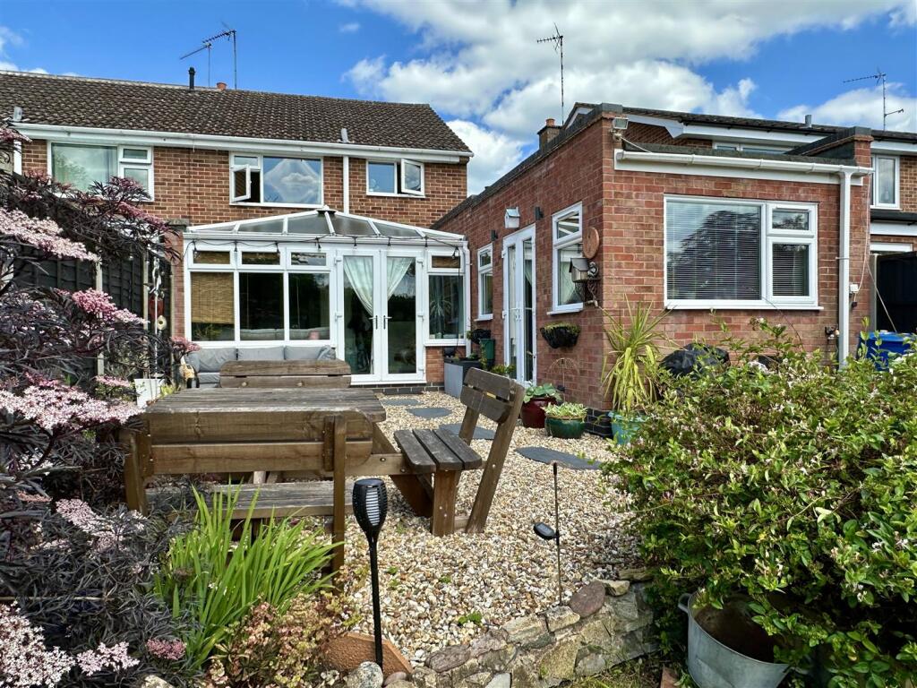 garden to house