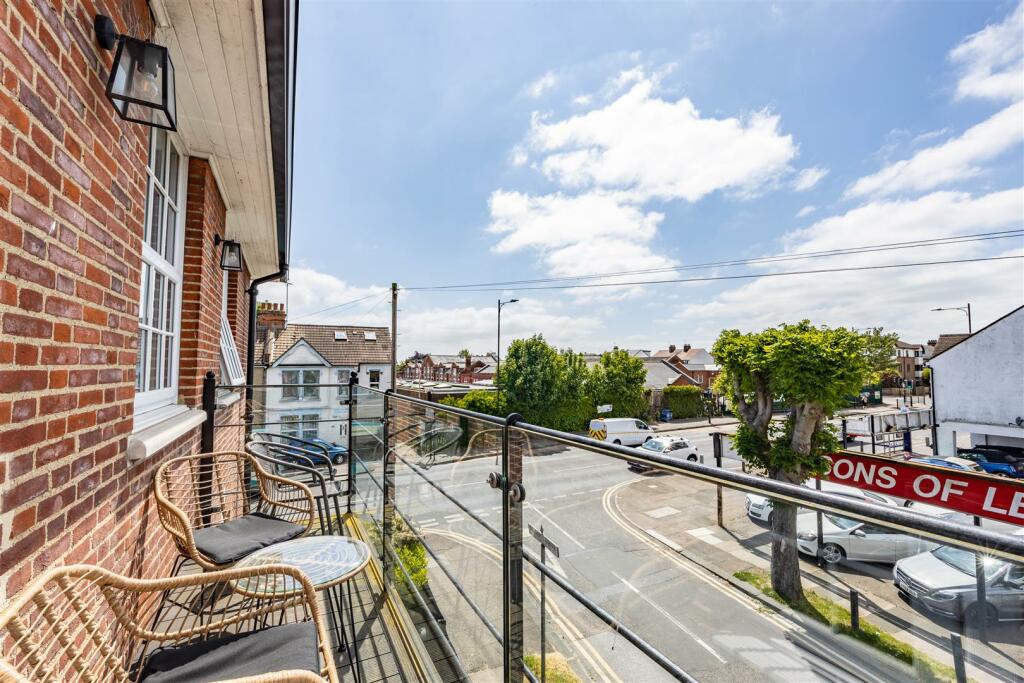 Side Balcony