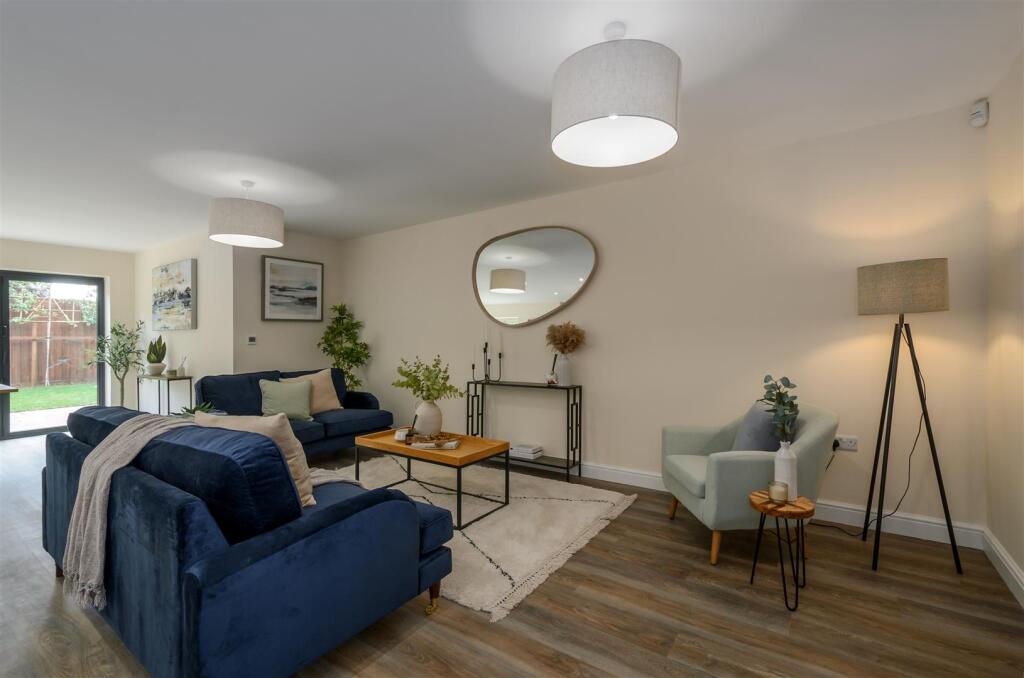 Large Open Plan Living / Dining Kitchen