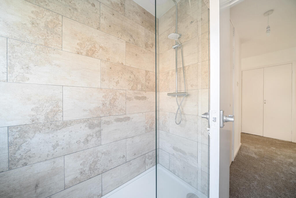 22-682352bef0299-...