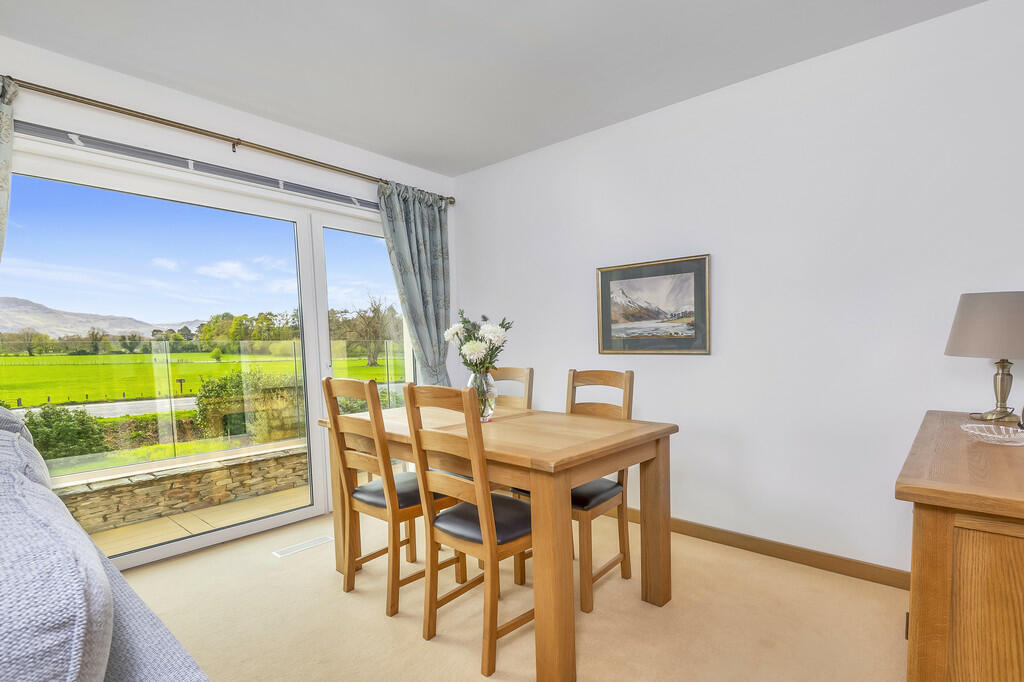 Living / Dining R...