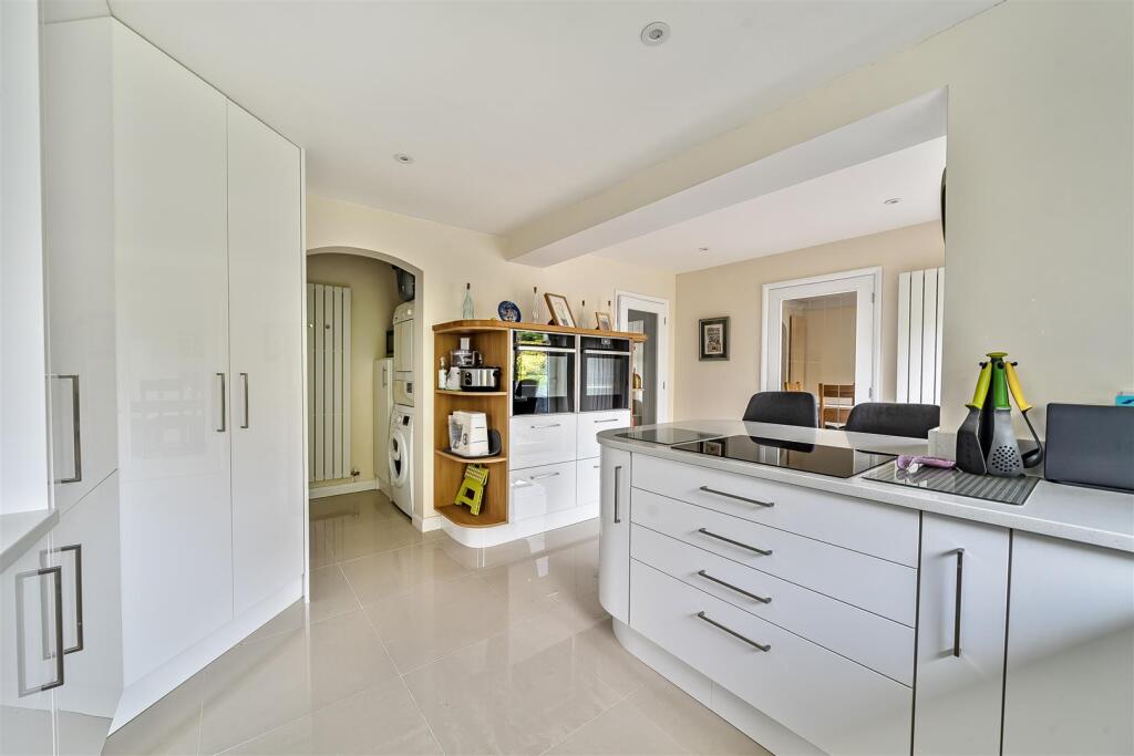 1298361-3-682dfe56c094b-ARW1298361-3-682dfe56c094b