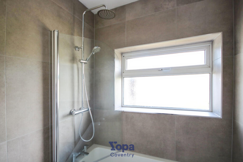 6382120d-Bathroom 202.JPG