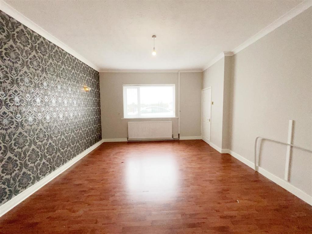 Lounge 2.jpg