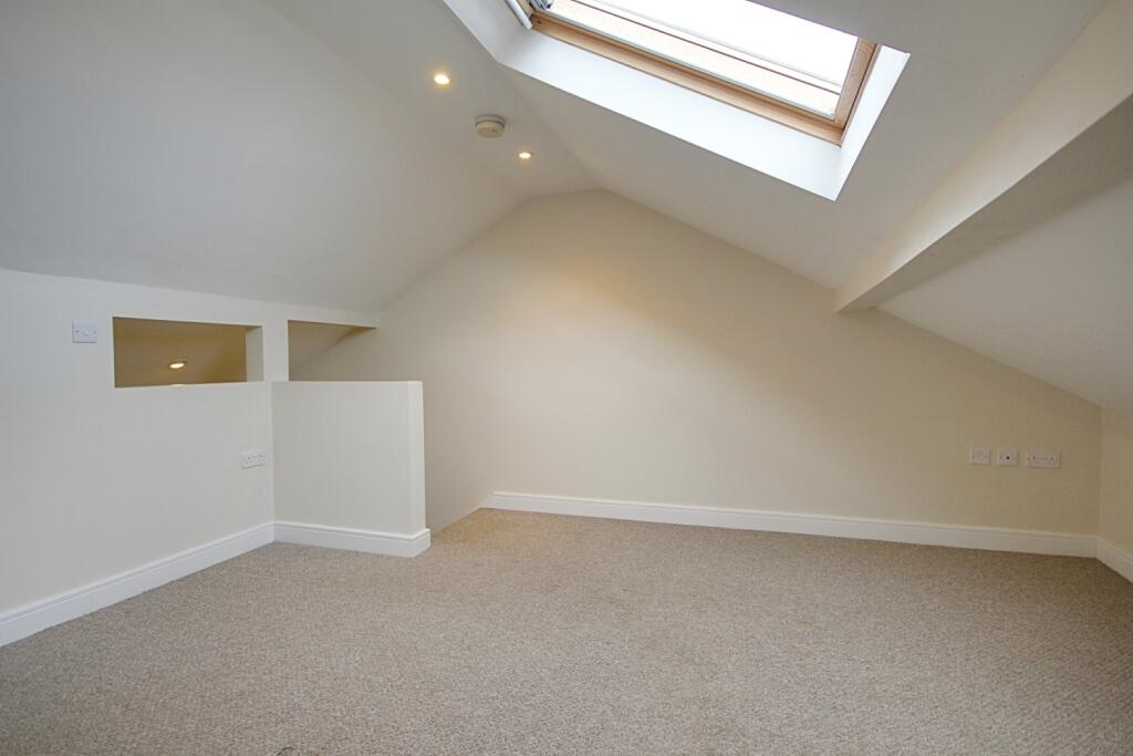 EweMove Harrogate Primary Bedroom1