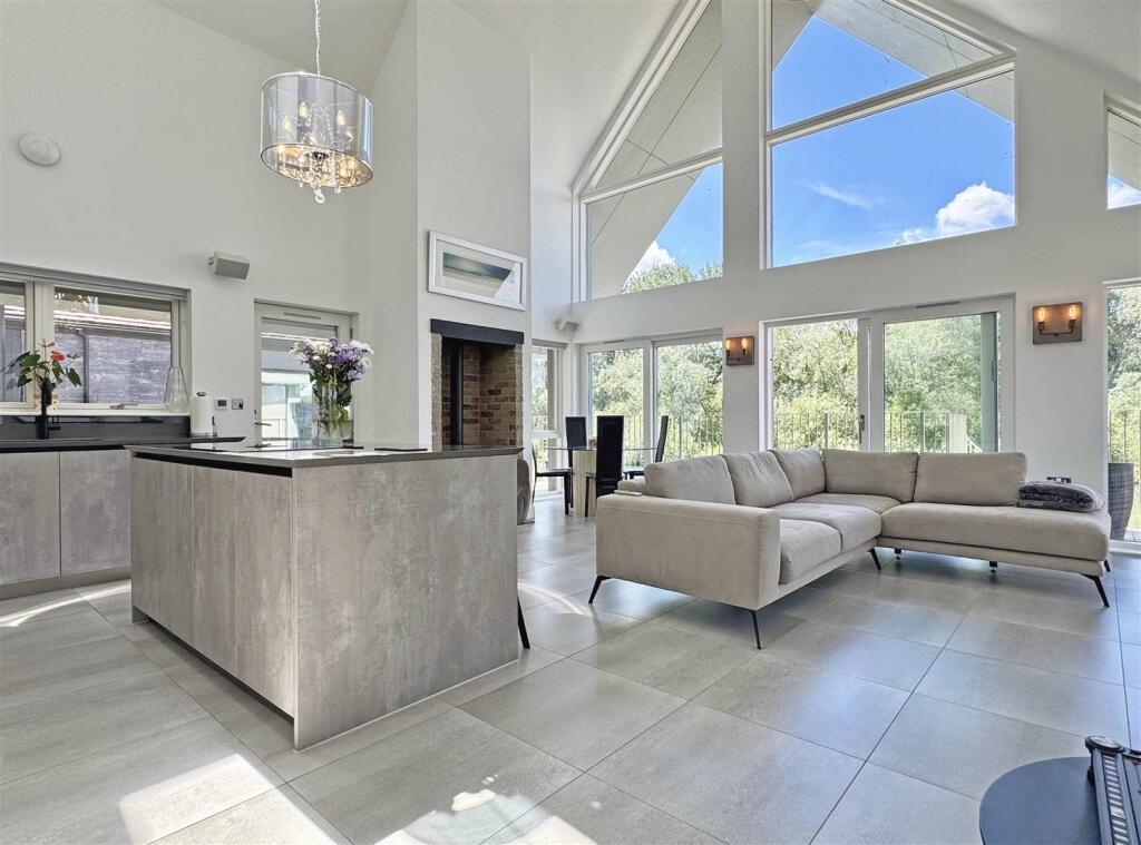 Living Room.jpg