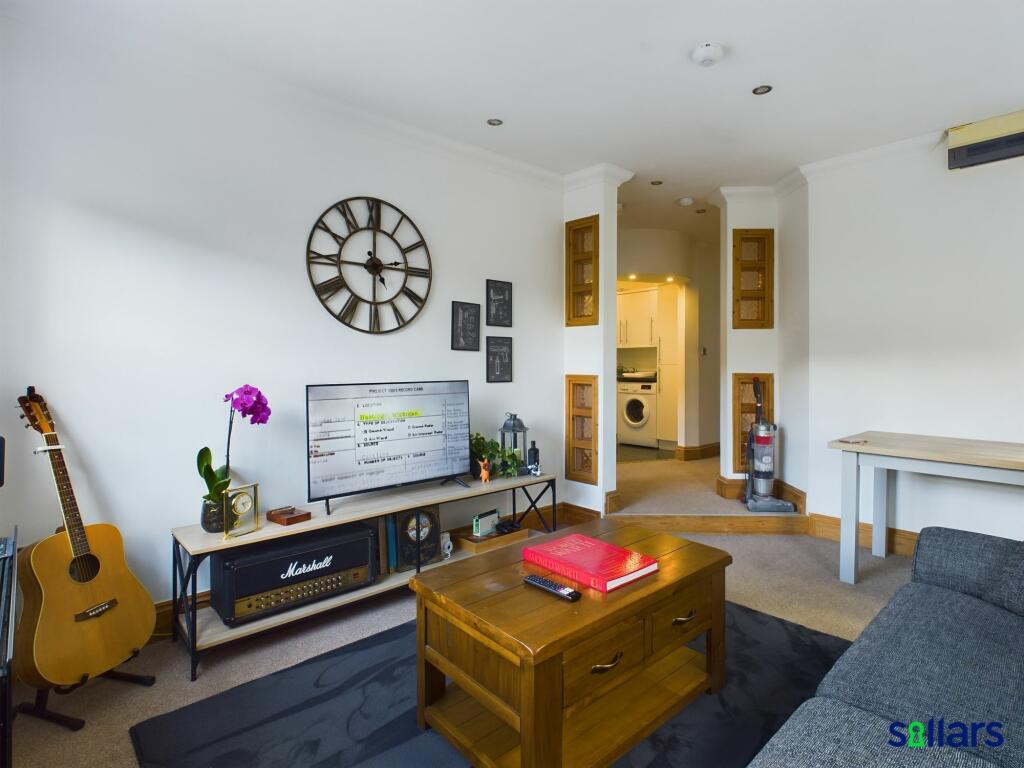 Apartment 4 - Living Room