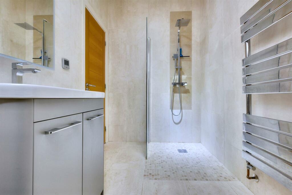 En Suite 1_3.jpeg