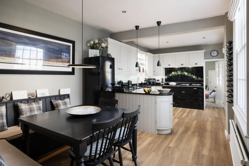 Furlong House, 220 Mount Vale_NEW-04_LowRes.jpg