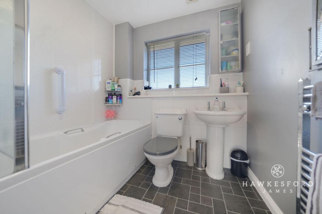 Stangate Drive, Iwade - Bathroom