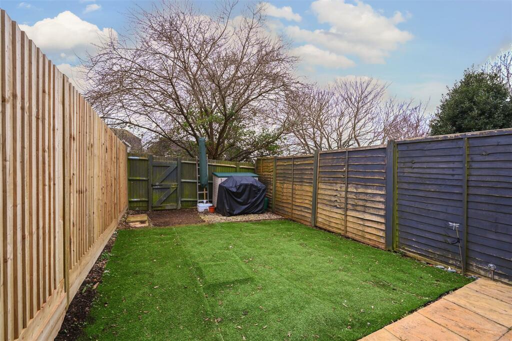 brackenbury-close-bn41 (4).jpg