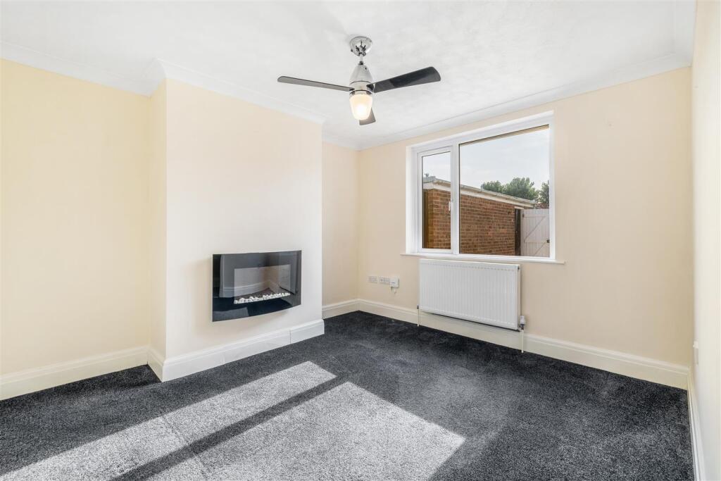 13 Hessle Drive (Boston)-20.jpg