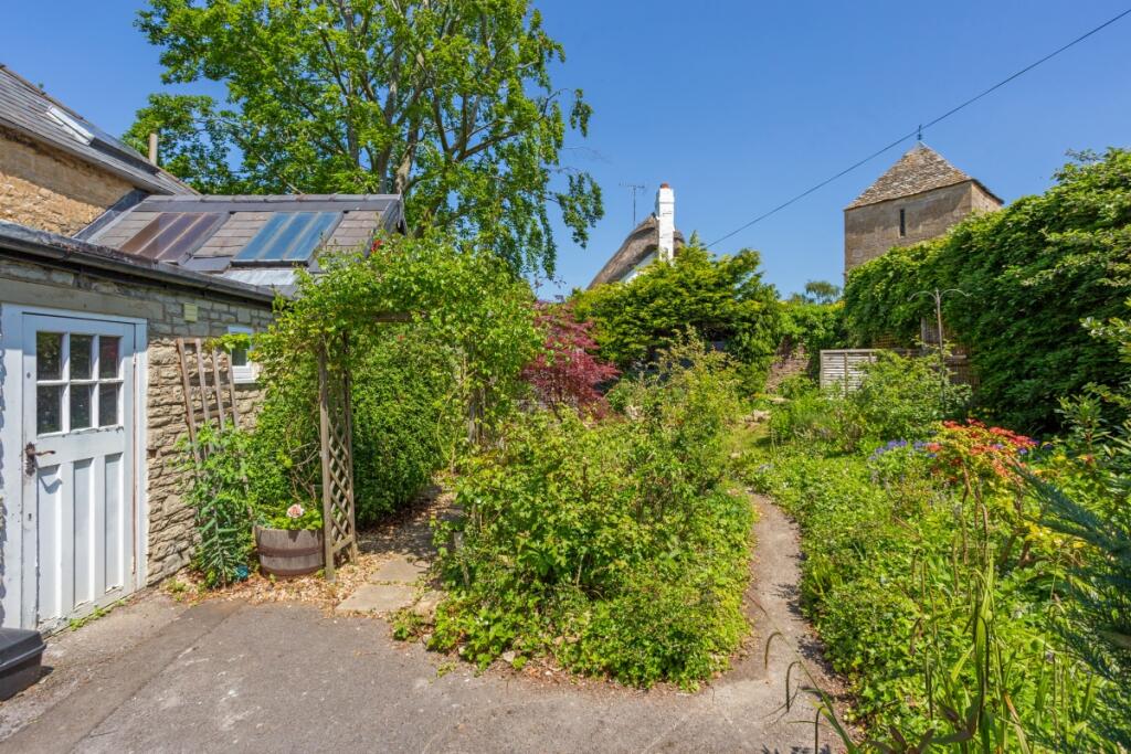 Blythe Cottage 31...