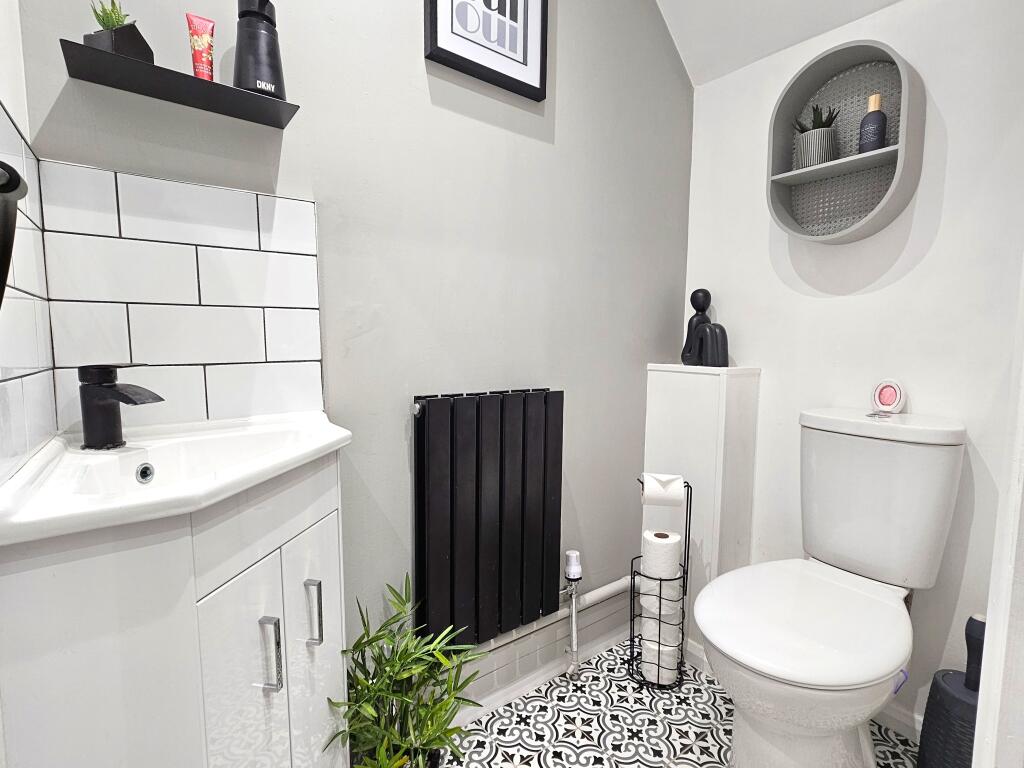 DOWNSTAIRS CLOAKROOM