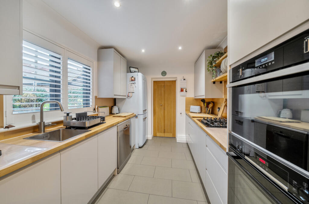 1375749-5-690c756...