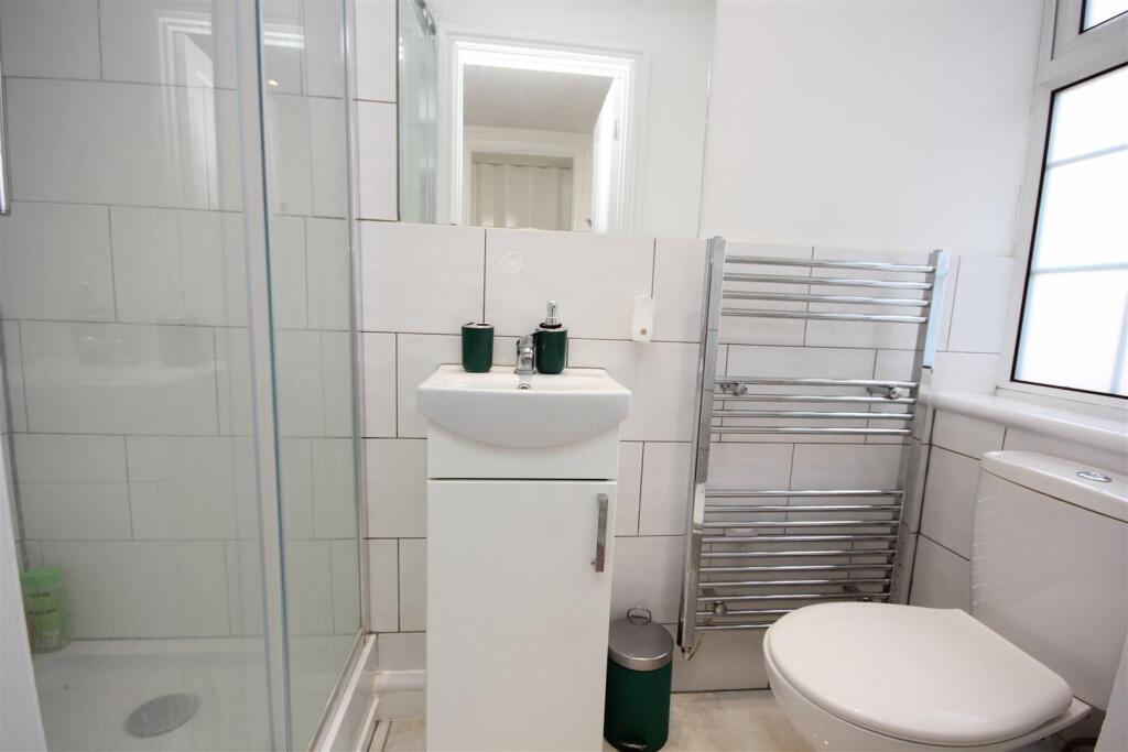 Shower Room.jpg