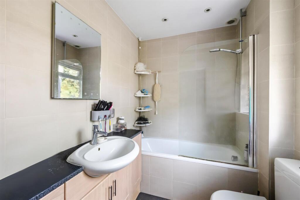 En-suite Bathroom