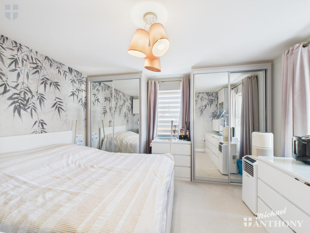 CAM03218G0-PR0783-STILL012