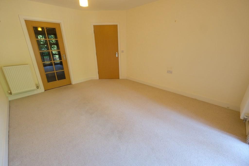 SITTING/DINING ROOM