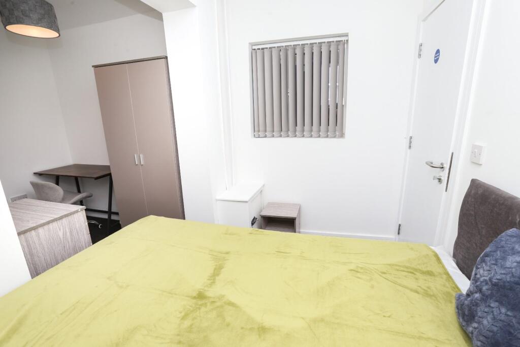 74 Crescent #8.JPG