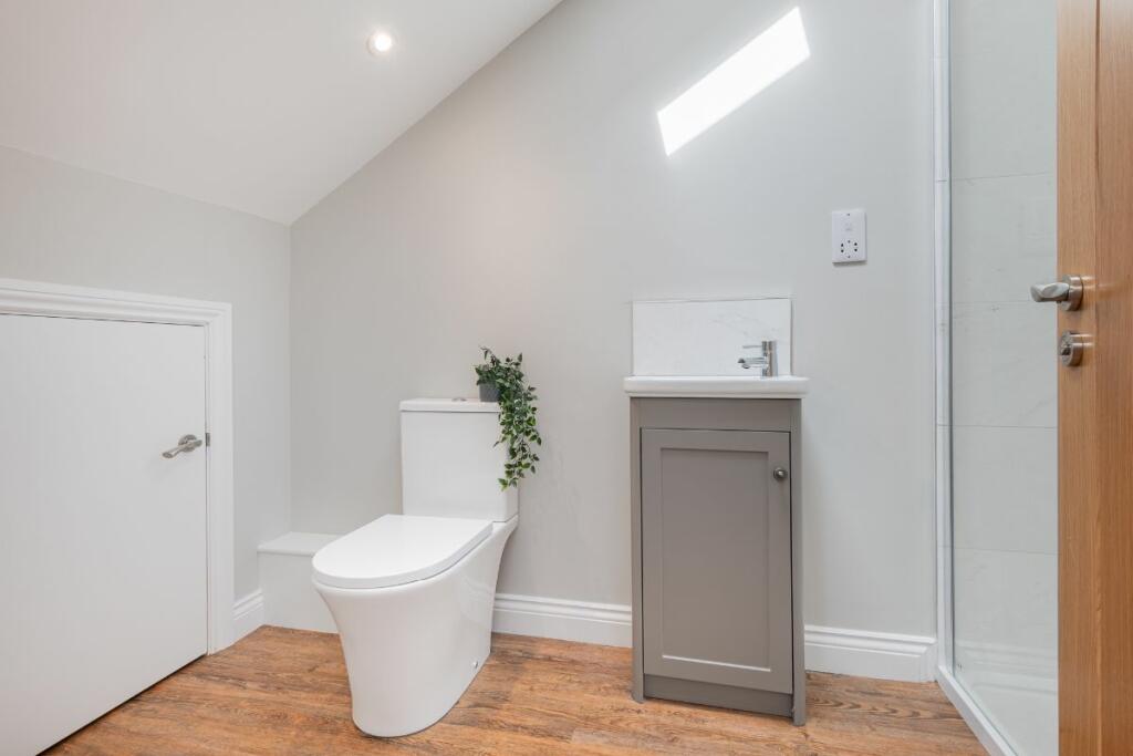 Bedroom two en-suite