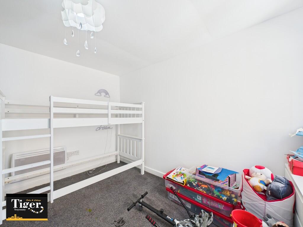 CAM02176G0-PR0555...