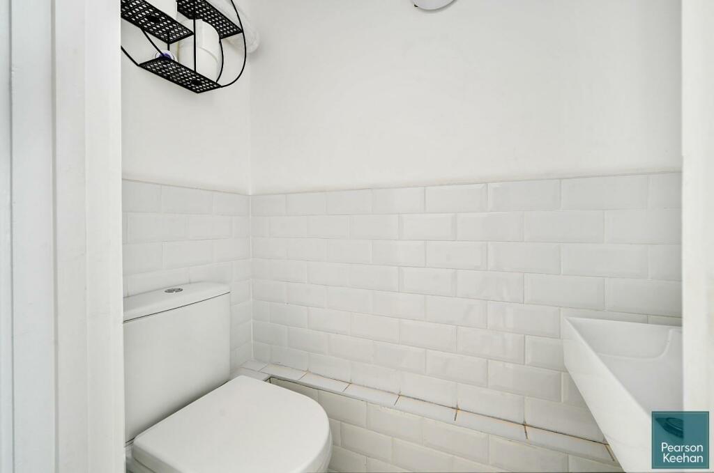10 Glastonbury Road, BN3 (16).jpg