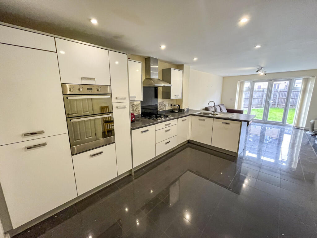 Kitchen/Living/Diner