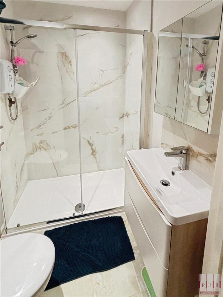 Bedroom 1 En Suite