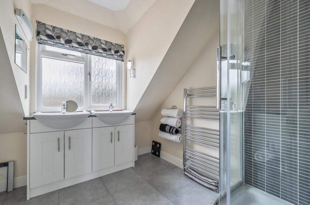 1339828-19-68a743...