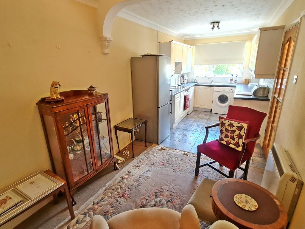Kitch/Br'fast Room