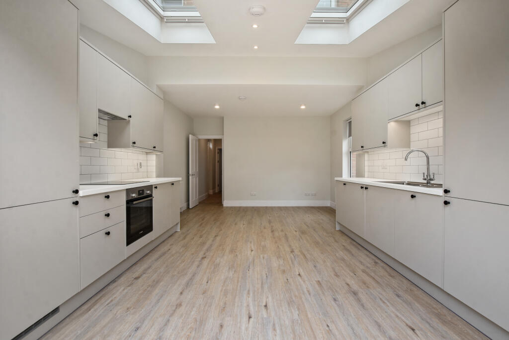 12-1813GCHAM - 27A Church Lane - Kitchen 3 -Ori...