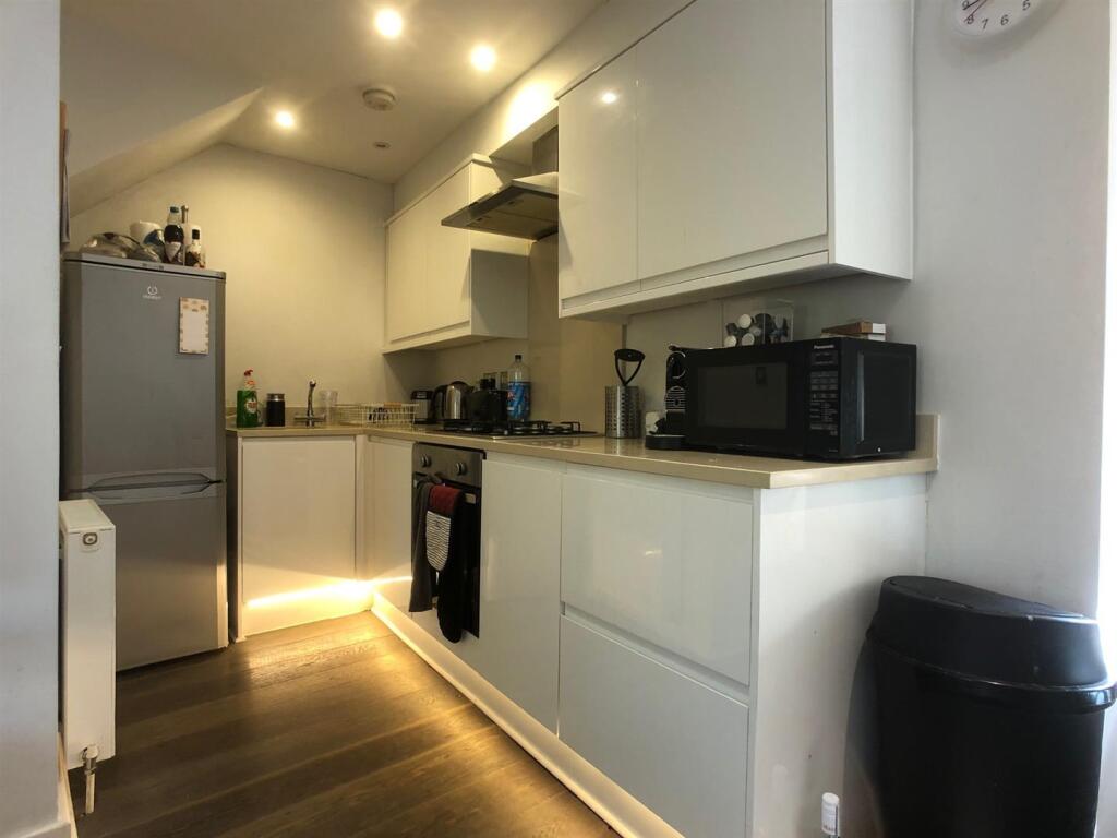 Kitchen 1.2.jpg